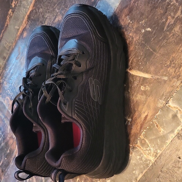 Skechers black sneaker - Picture 3 of 4
